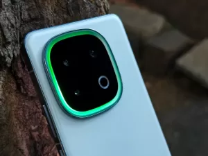 iQOO-13-Review-Monster-Halo-Light-TechX7